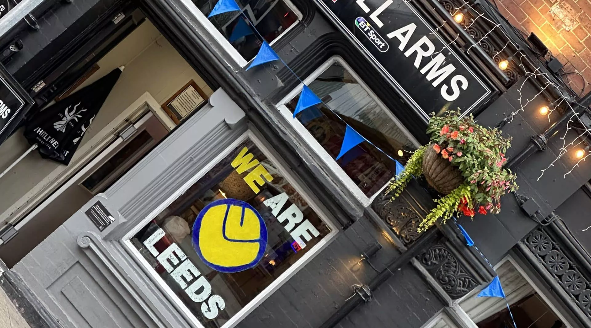 Leeds United Badge - We are Leeds Moot Hall Arms